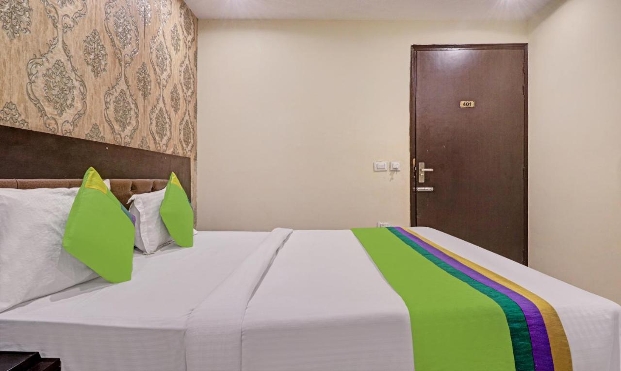 Treebo Trend Paragon Suites Mahipalpur Нью-Дели Экстерьер фото