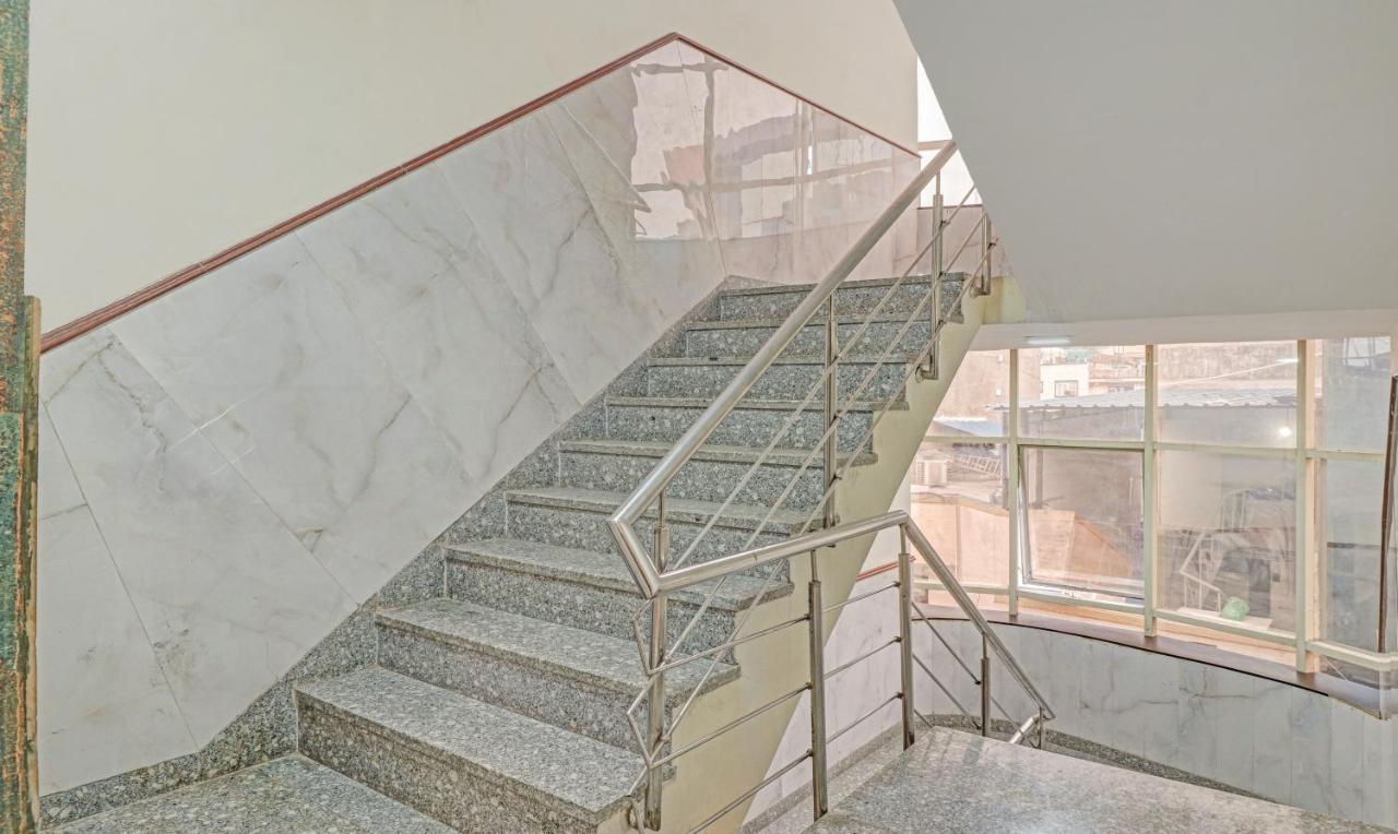 Treebo Trend Paragon Suites Mahipalpur Нью-Дели Экстерьер фото
