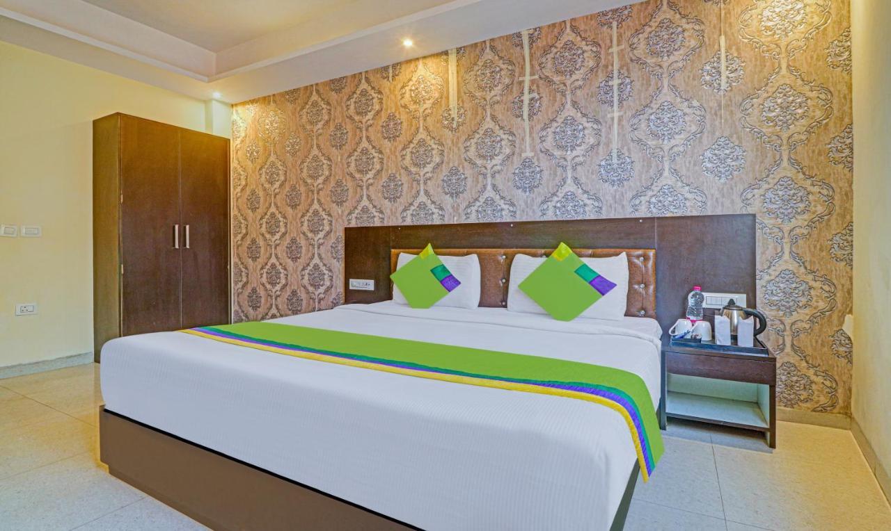 Treebo Trend Paragon Suites Mahipalpur Нью-Дели Экстерьер фото