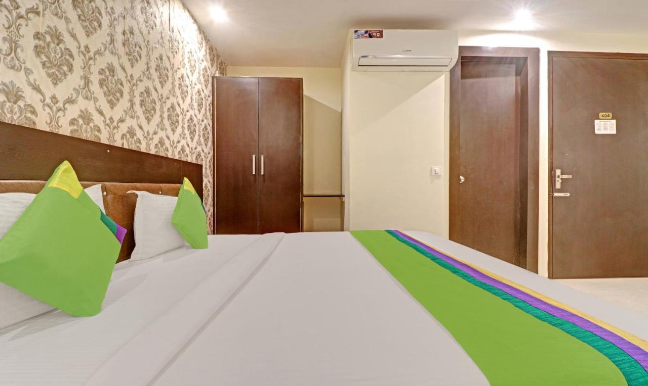 Treebo Trend Paragon Suites Mahipalpur Нью-Дели Экстерьер фото