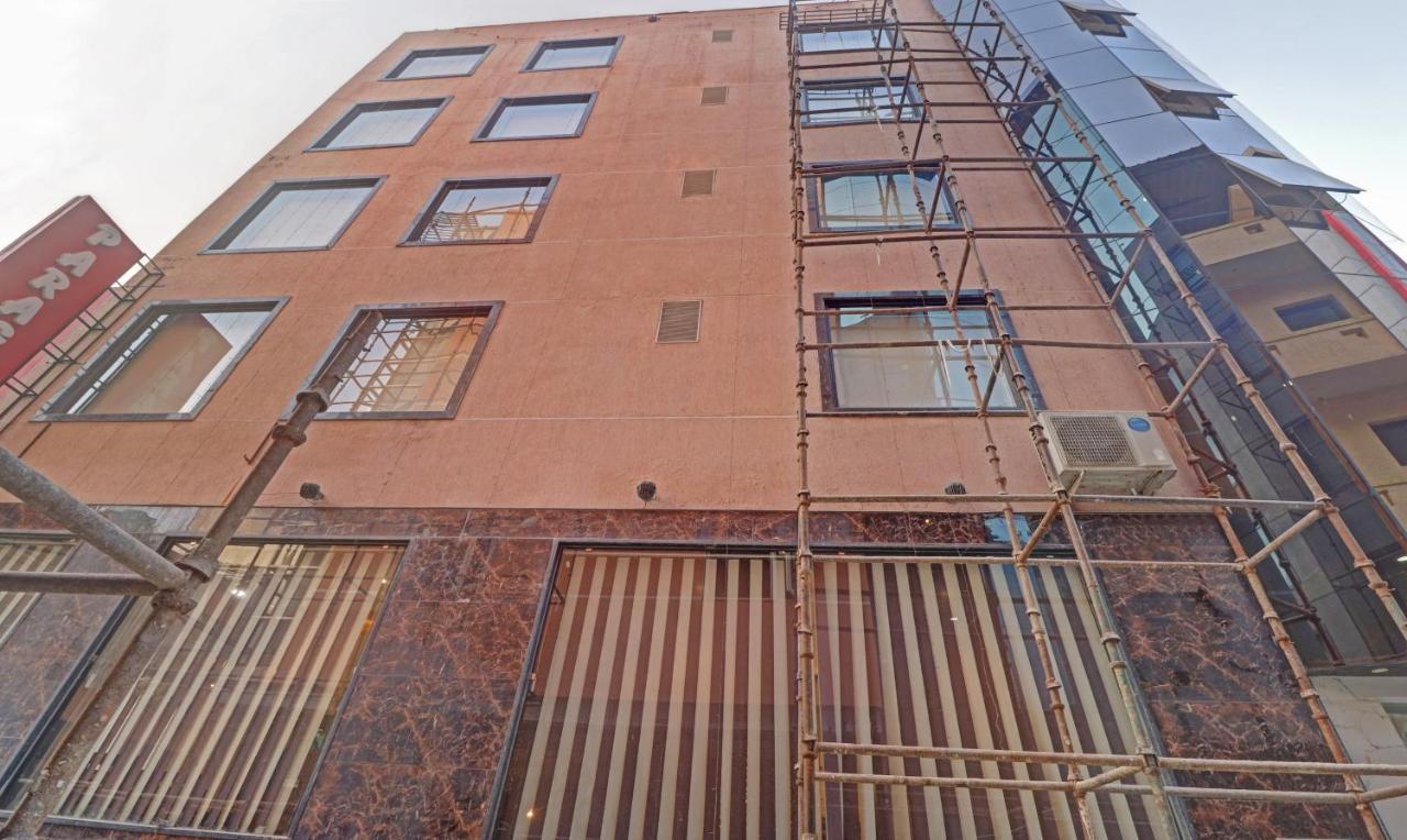 Treebo Trend Paragon Suites Mahipalpur Нью-Дели Экстерьер фото