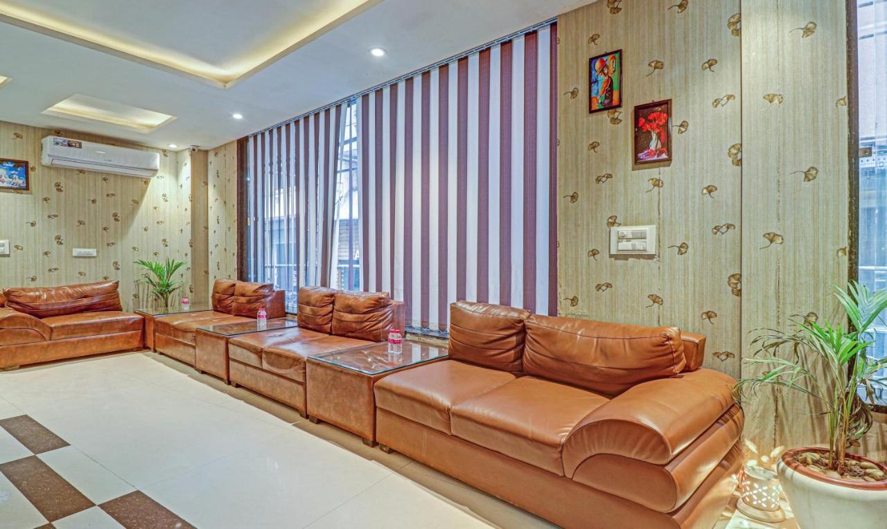 Treebo Trend Paragon Suites Mahipalpur Нью-Дели Экстерьер фото