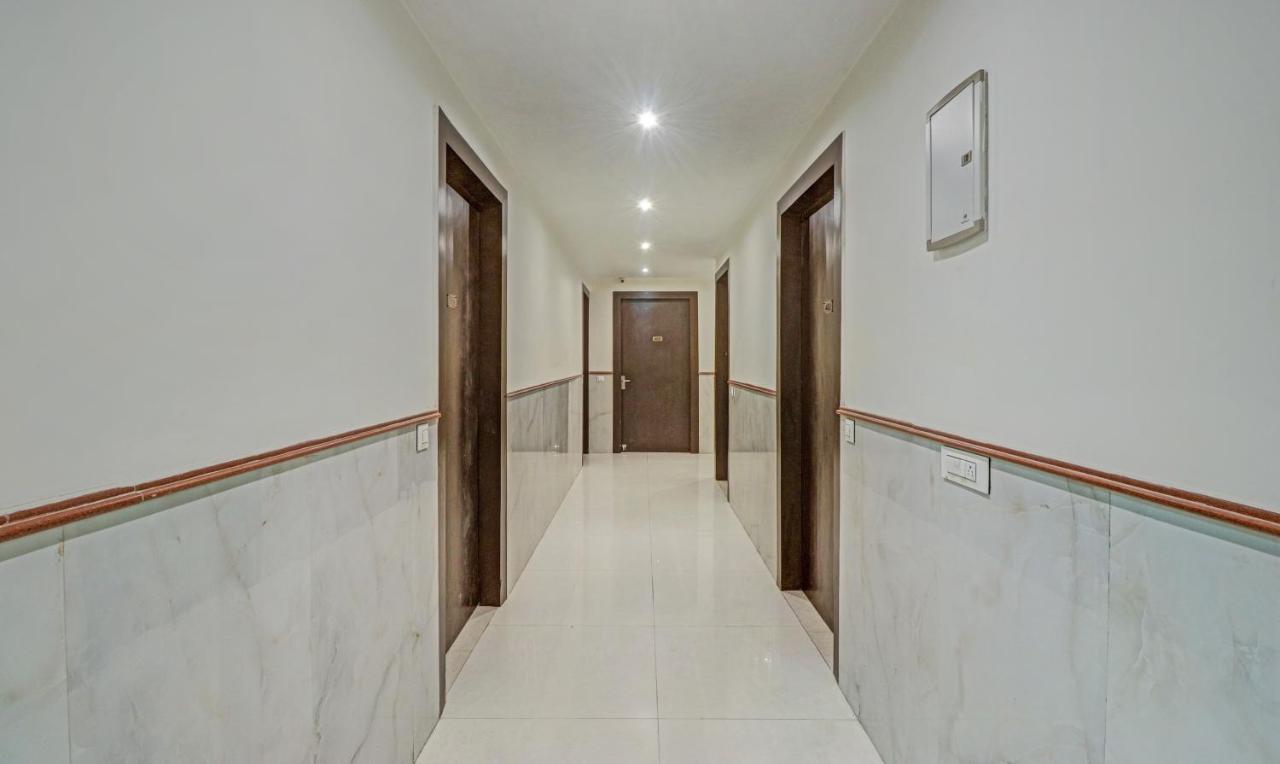 Treebo Trend Paragon Suites Mahipalpur Нью-Дели Экстерьер фото