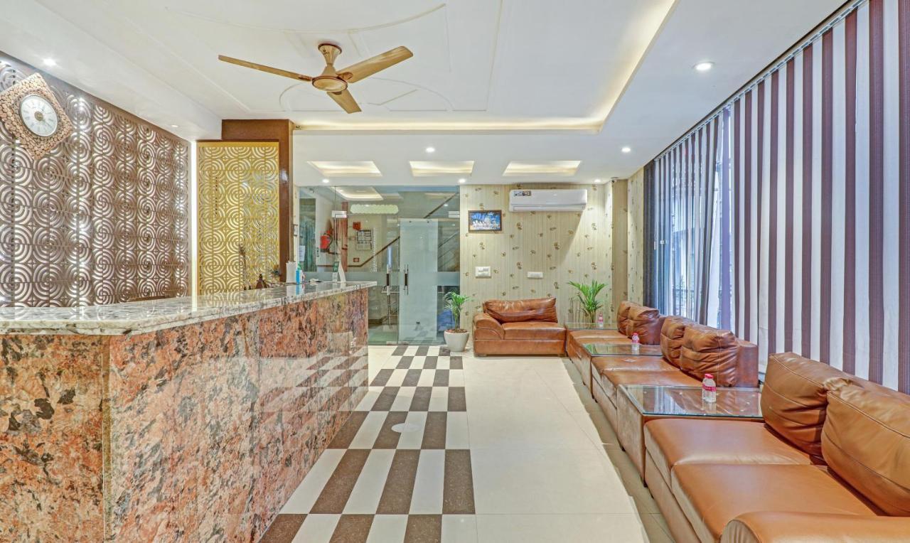 Treebo Trend Paragon Suites Mahipalpur Нью-Дели Экстерьер фото